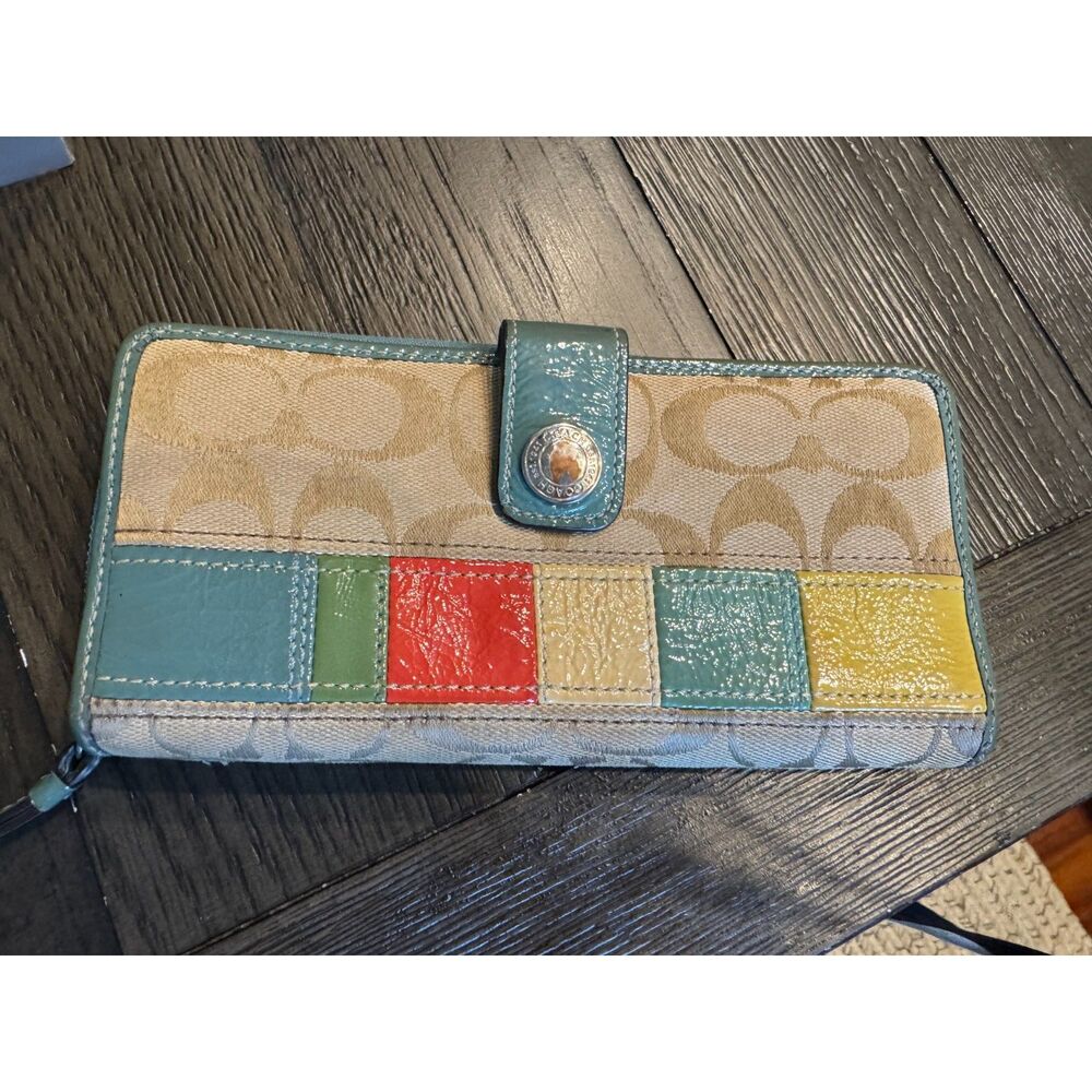 Coach Signature Patchwork Checkbook Wallet Clutch Khaki Multicolor 2004 - Picture 1 of 4